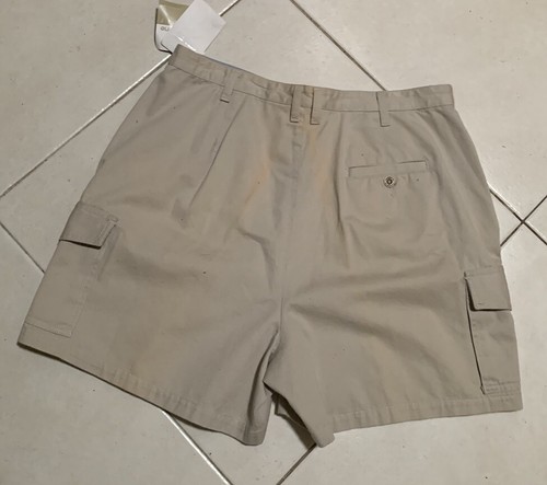 Women's Size 14 LIZ CLAIBORNE Khaki High Waisted 5-Pocket Cargo Shorts NWT - Picture 2 of 2