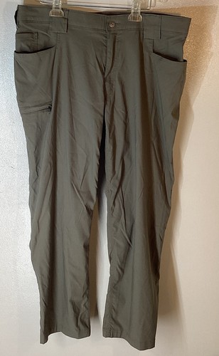 Duluth Trading Company Mens Green  Relaxed  Straight Leg Cargo Pants Size 40x32