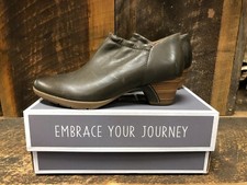 NIB Women's Dansko 3131-201200 Debbie Burnished Nubuck Taupe Dress Shoe