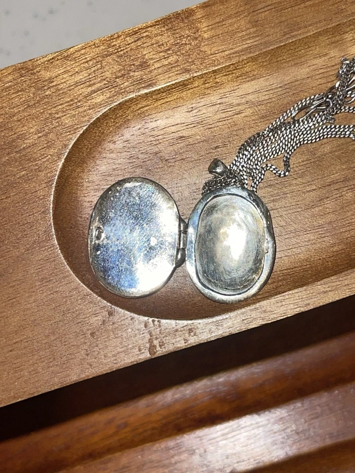 Cicely Mary Barker Sterling Silver Lavender Flower Fairy Locket Pendant Necklace - Image 4 of 4