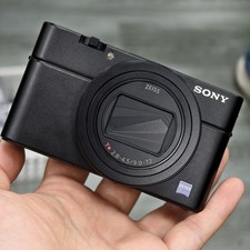 Sony Cyber-Shot DSC-RX100M6 VI Digital Camera 20.1MP 8x Optical Zoom BT English