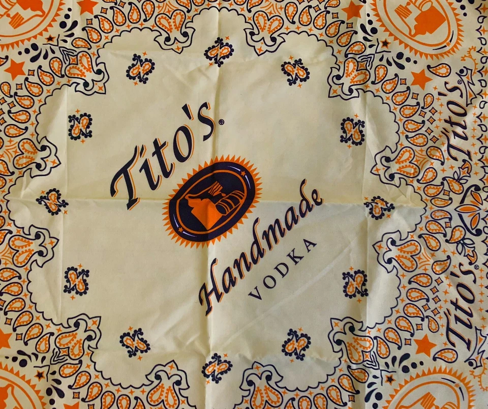 Tito's Vodka Promocional Bandana Bufanda Pañuelo 22" x 22" Amarillo Paisley Nuevo Foto 2 de 4
