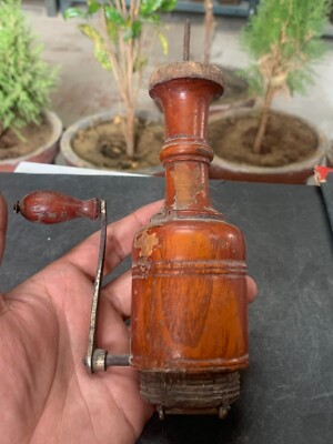 ハブの血の器　ANTIQUE vintage Vintage Wooden Hand Crank Vibrator Massager Taisho Patent No 31106