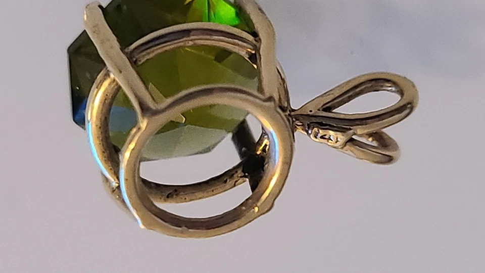 14K 黄金绿色橄榄石吊坠 2.6 克约 3/4 英寸免运费 — 第 4/4 张图片