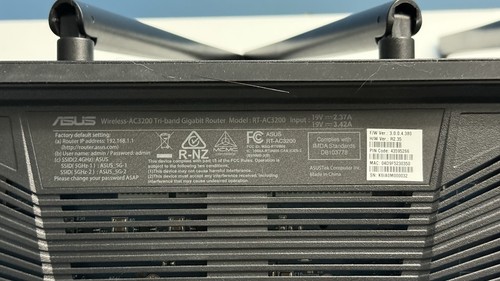 ASUS RT-AC3200 1300 Mbps 4 Port Tri-Band Wireless Router (RT-AC3200) - Bild 8 von 9