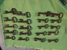 20 Antique Cabinet Door Drawer Desk Clock Trunk Padlock Skeleton Keys 