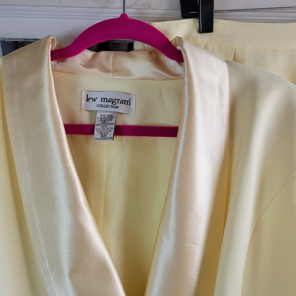 Lew Magram 系列浅黄色长袖夹克裙套装 18W 码全新 — 第 3/4 张图片