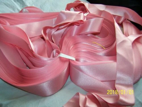 Textiles anciens du XXe siècle en satin