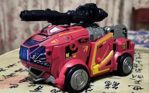 New Deformabl Robot Ironhide Autobot SW-02 Leader Action Figure 8" Toys No Box - Picture 4 of 9
