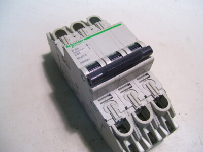 NEW SCHNEIDER MERLIN GERIN MGN61361 CIRCUIT BREAKER 3P 6A 277/480VAC P4824
