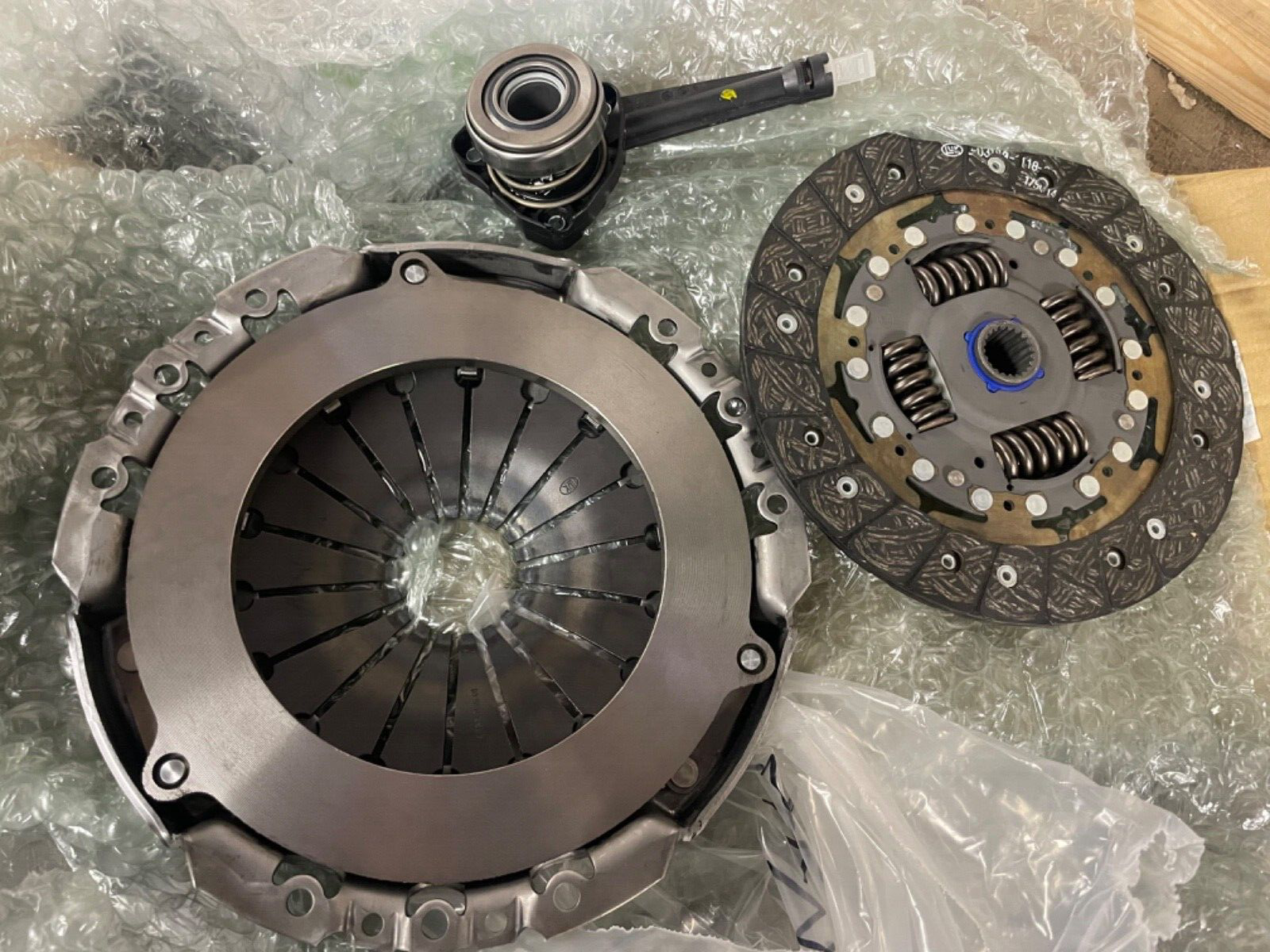 BRAND NEW LUK CLUTCH KIT 3PCE FOR INTERSTAR MOVANO MASTER 2.2 2.8 2.5 DTi DCI
