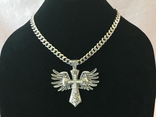 WINGED CROSS PENDANT w/Crystals on 18 inch Stainless Steel 9mm Cuban Curb Chain - Picture 3 of 6
