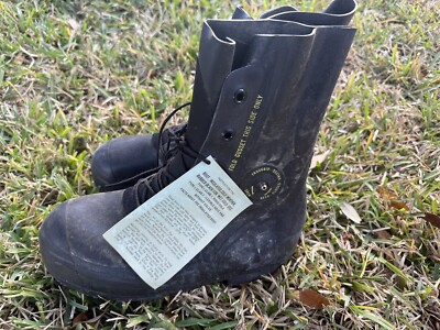 USGI Extreme Cold Weather Boots Mickey Mouse Bunny Boots w/ valve