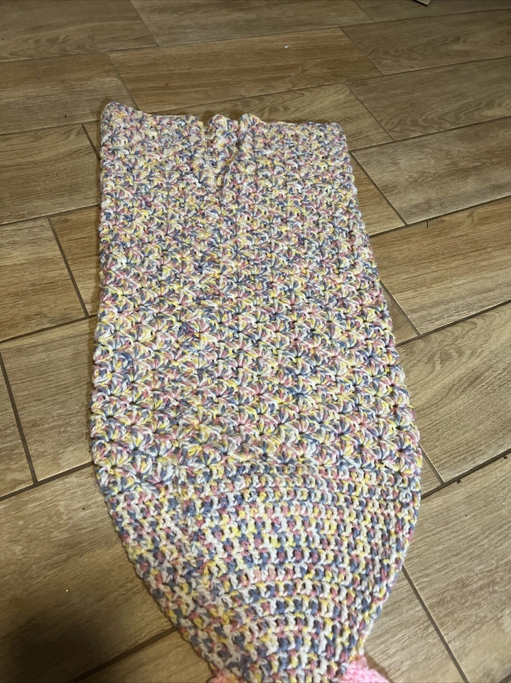 Hand Knit COLORFUL Mermaid Tail Leg Blanket Soft TODDLER 1b5 - Image 3 of 4