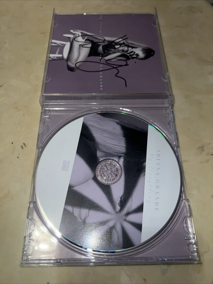 SIGNED Ariana Grande - My Everything autograph CD - Image 2 of 3