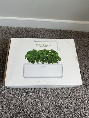 Click & Grow Smart Garden 3 Indoor Hydroponic System, Self-Watering, White