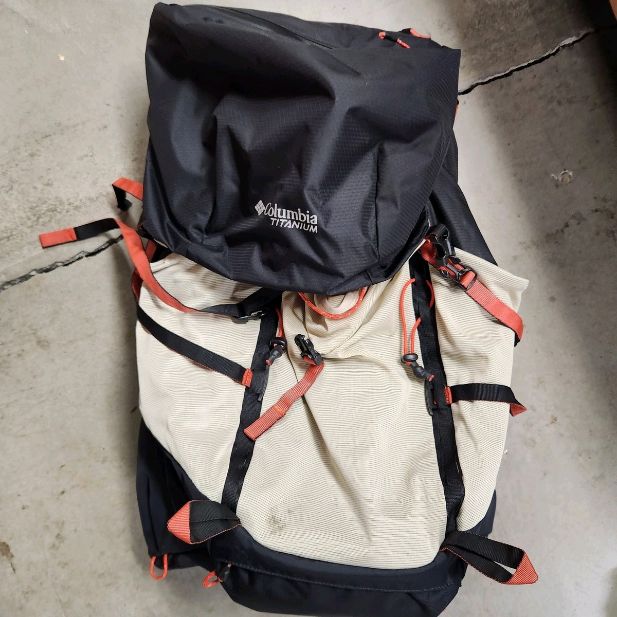 Columbia Titanium Titan Pass 48L Hiking Outdoor Backpack Orange