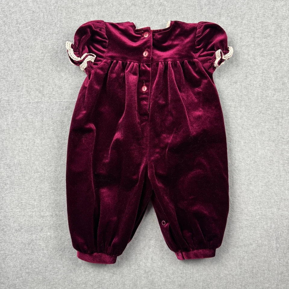 Mameluco vintage Who Clothing bebé 6-9 meses EE. UU. Borgoña encaje terciopelo una pieza Foto 2 de 4
