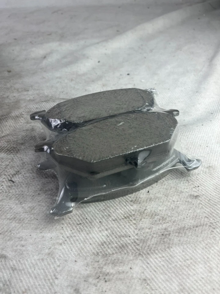 Juego de pastillas de freno de disco delanteras ThermoQuiet Wagner QC768A se adapta; Volkswagen Jetta 00-05 Foto 3 de 4