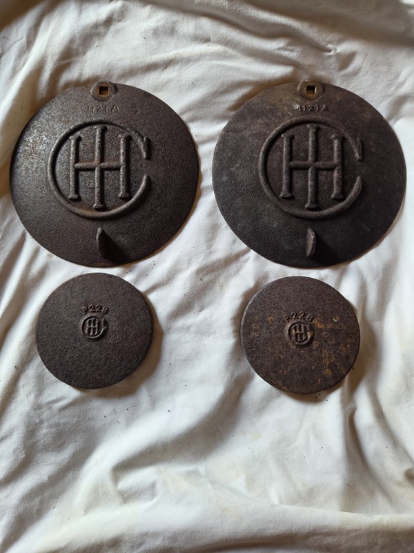 ANTIQUE INTERNATIONAL HARVESTER CAST IRON 2 ROW PLANTER HOPPER LIDS 1121A & P228