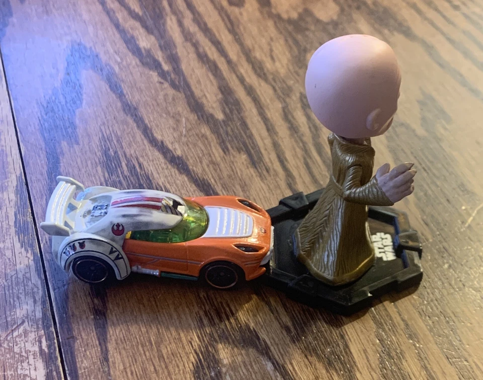 2 Star Wars Figures/2014 Luke Skywalker Hot Wheels & Funko Mini Leader Snoke - Image 3 of 4