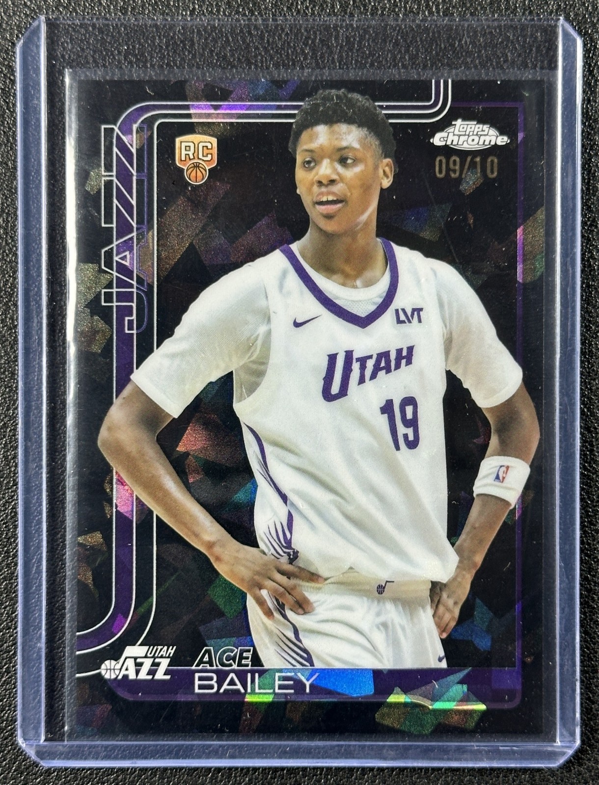 ACE BAILEY 2025-26 TOPPS CHROME SAPPHIRE #255 ROOKIE BLACK REFRACTOR RC 9/10