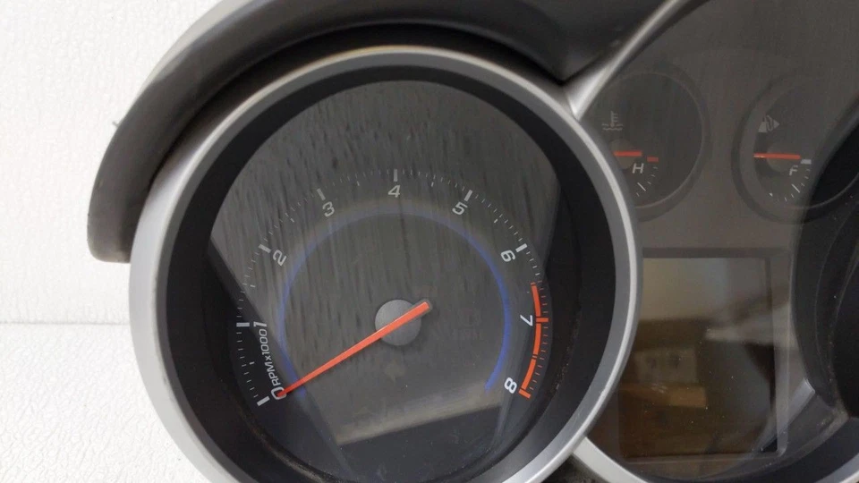 2013-2014 Chevrolet Cruze спидометр приборной панели датчики 95129378 BO2B7 - Изображение 3 из 4