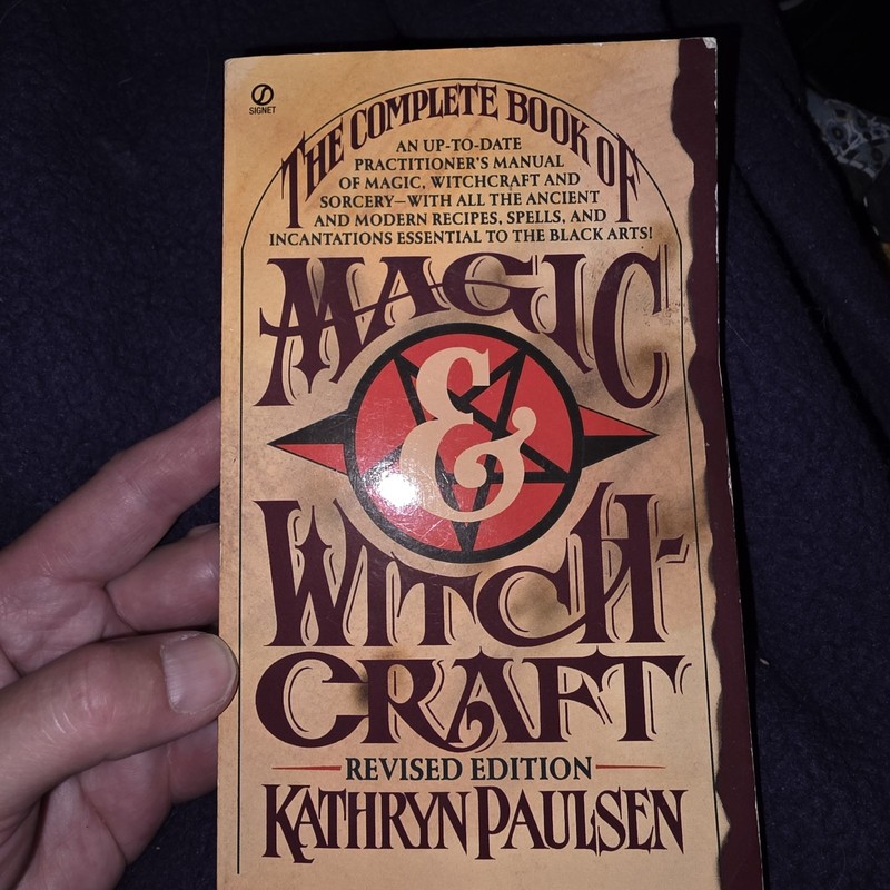 Complete Book OF Magic & Witchcraft PB Kathryn Paulsen Revised Edition 1980