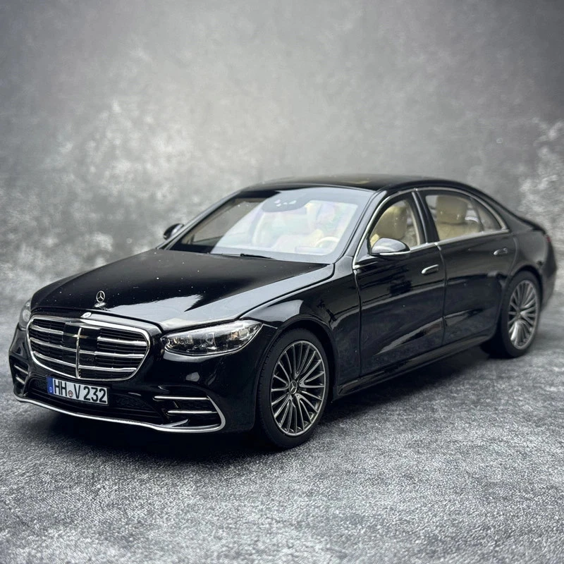 1:24 Mercedes-Benz S-Class S400 Diecast Model Car Toy Collectible Sound&Light - Image 2 of 4