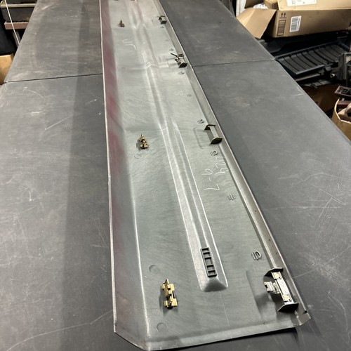 88-98 OBS Chevy/GMC Rear Cab Center Trim Panel Bezel Red C/K 1500 Truck GM - Picture 6 of 10