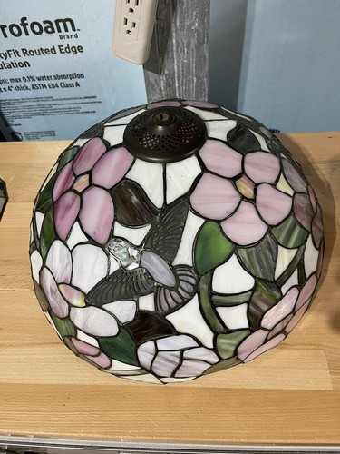 vintage stained glass lamp shade with hummingbird and flowers - Afbeelding 1 van 5