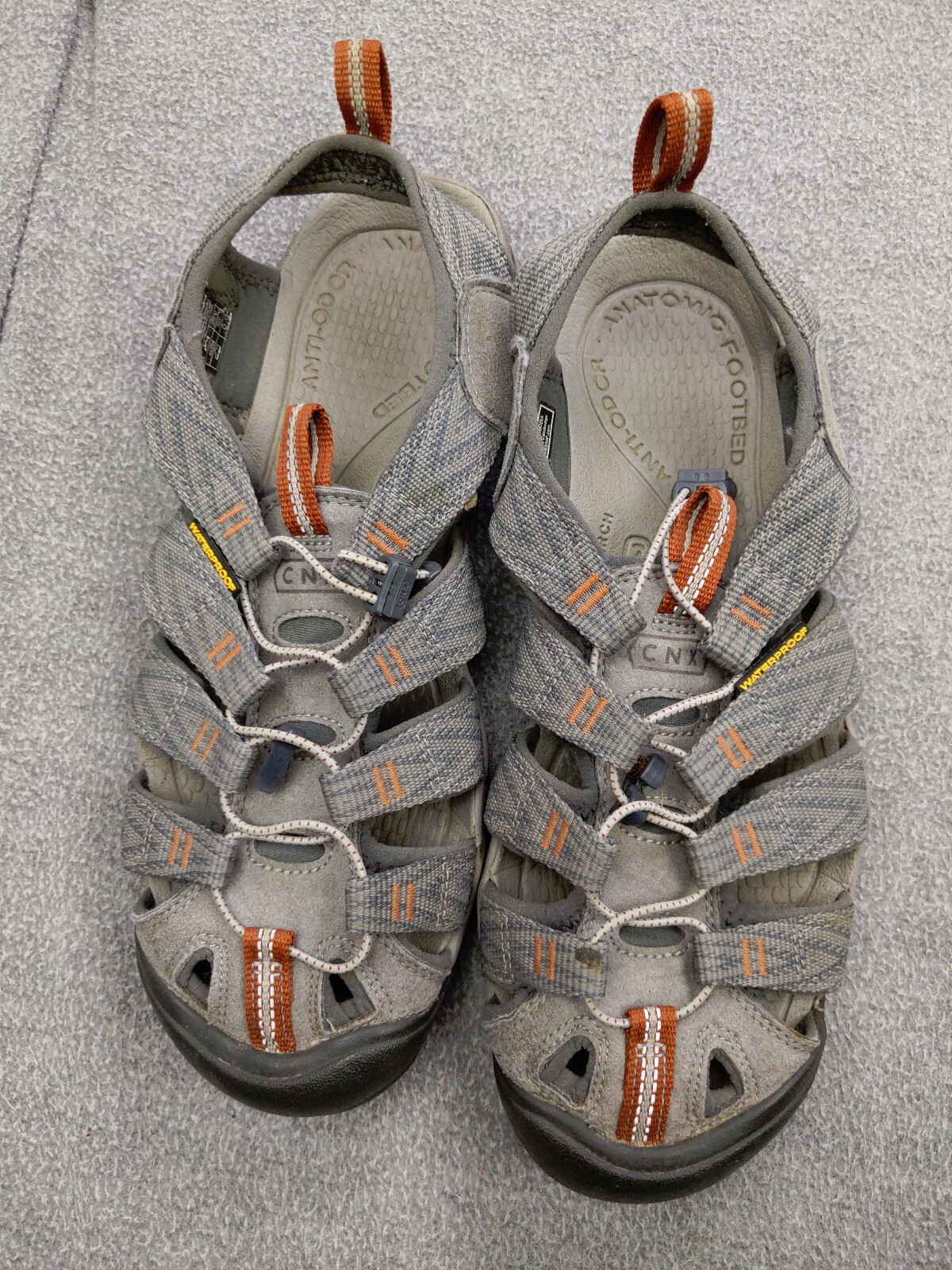 KEEN Clearwater CNX Uomo 8.5 41 Grigio Sandalo Sportivo Slip On Scarpe da Escursionismo Acqua