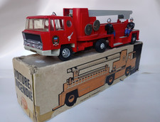 CHR camion de pompiers BERNARD et sa boite d'origine à voir plastique no Joustra
