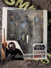 MAFEX No. 200 The Mandalorian Ver 2.0 Action Figure Medicom Toy Star Wars