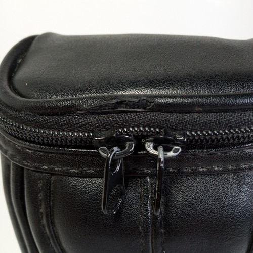 Targus faux leather Universal Camera Case Black Digital Or Film - 6x3.5x2.75 in - Picture 2 of 7