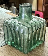 1890 Dark Aqua Four Pen Rest Ribbed Ink Bottle - Ink &ldquo;Y&rdquo; (J915)