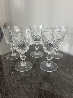 "5 vasos de jerez corte cristal 5 5"" de alto en excelente estado"