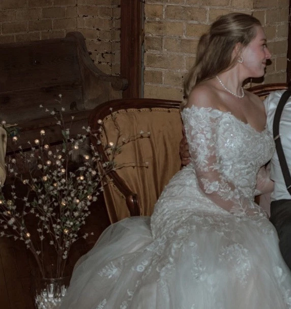 wedding dress size 10 preowned - Image 4 of 4