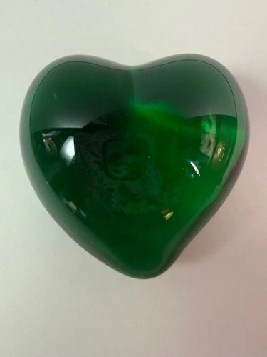 Murano vintage glass paperweight green heart