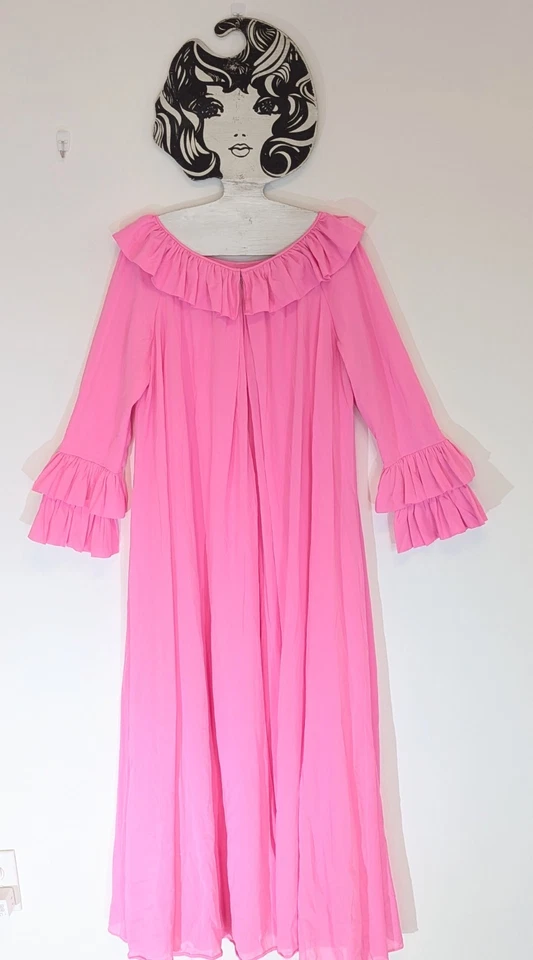 Vestido De Colección Claire Sandra por Lucie Ann Rosa Brillante Ann Azafata Volantes M Foto 2 de 4