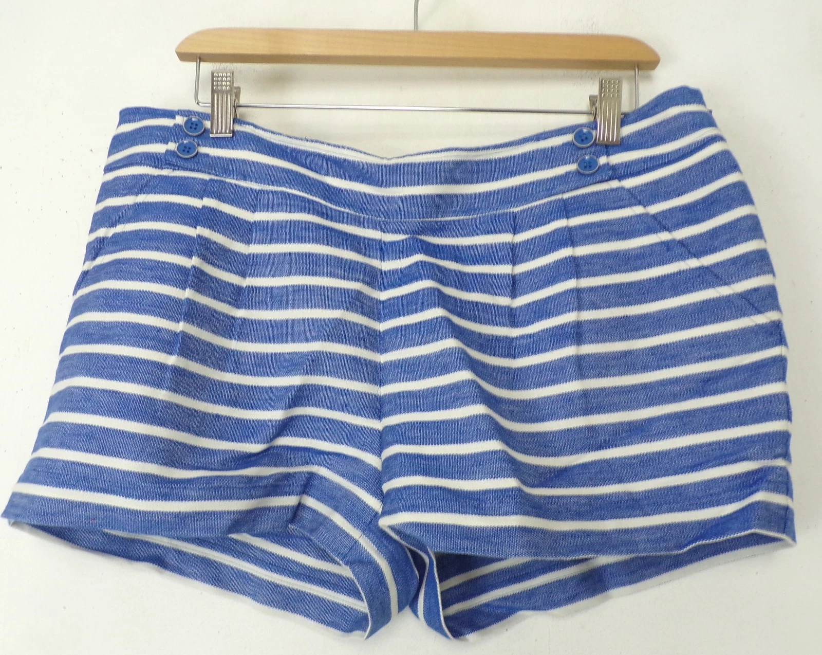 NWT VINEYARD VINES Women's Shorts 10 Blue & White Striped Cotton Linen Pleated