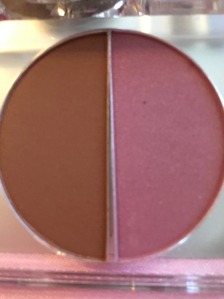 Models Prefer CLEARLY BEAUTIFUL COMPACT FOR EYES LIPS CHEEKS & FACE - Image 3 of 4