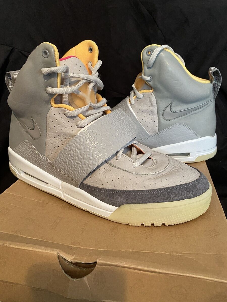 Nike Air Yeezy 1 Zen Grey Light Charcoal Size 12 VNDS 2009 Nike Air Yeezy 1 Zen Grey Light Charcoal Size 12 VNDS 2009