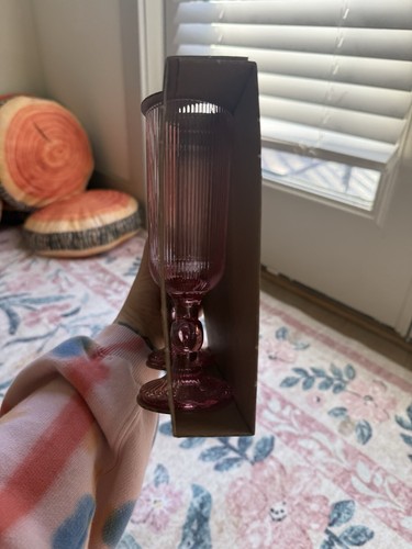💞 Target Bullseye Valentine’s Day Pink Heart Champagne Glasses Ribbed Glass - Picture 2 of 2
