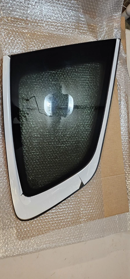 CONJUNTO DE VIDRO GENUÍNO OEM KIA QUARTER 87810-S9720 - Imagem 2 de 4