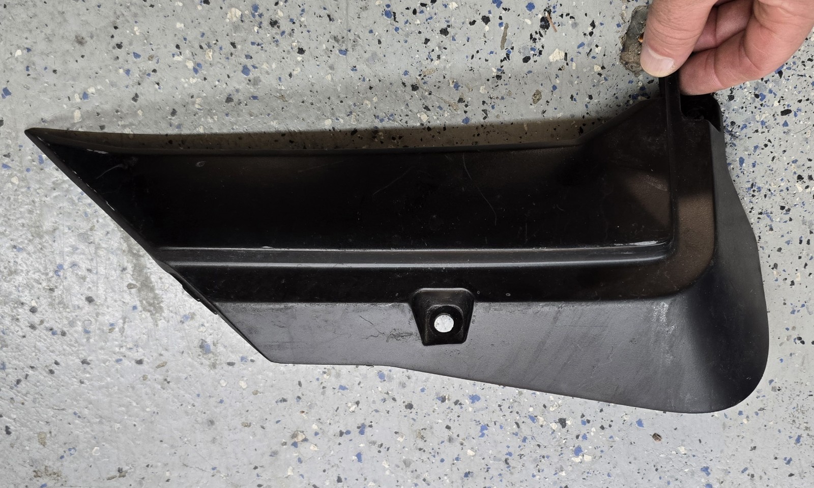 LAMBORGHINI AVENTADOR PASSENGER RIGHT RH SIDE COVER MOULDING OEM 470853510A