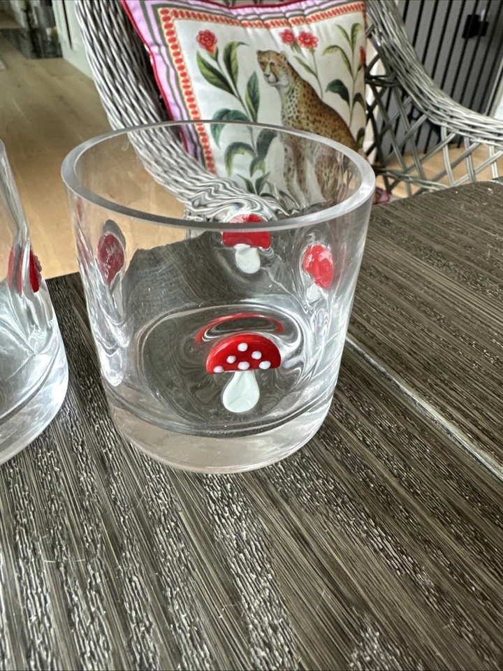 Juego de gafas Anthropologie. Setas insertadas. Tan lindo! Foto 3 de 4