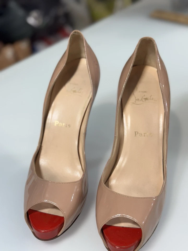 Christian Louboutin леди Peep 150 голая лакированная телячья кожа каблуки размер 39,5 / 9,5 - Изображение 2 из 4