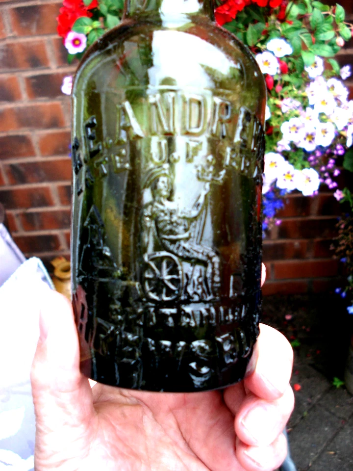 LOVELY PICTORIAL GAMBER BEER BOTTLE " BRITANNIA " TRADE MARK. - Image 4 of 4