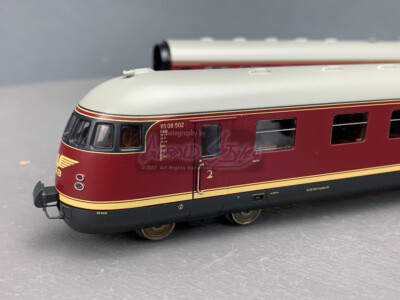 TRIX HOスケール BR221ディーゼル機関車 / DB 221 118-3 Ho Trix 22608 VT 08.5 DB Diesel Powered Rail Car Train DCC/SND